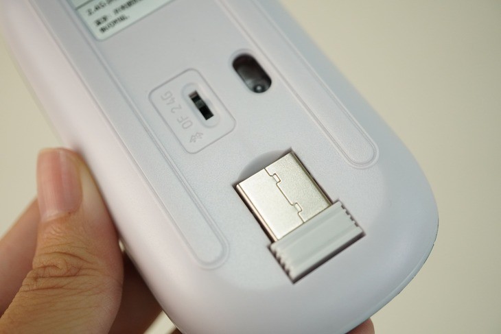 無線滑鼠推薦開箱-無線滑鼠的迷你接收器