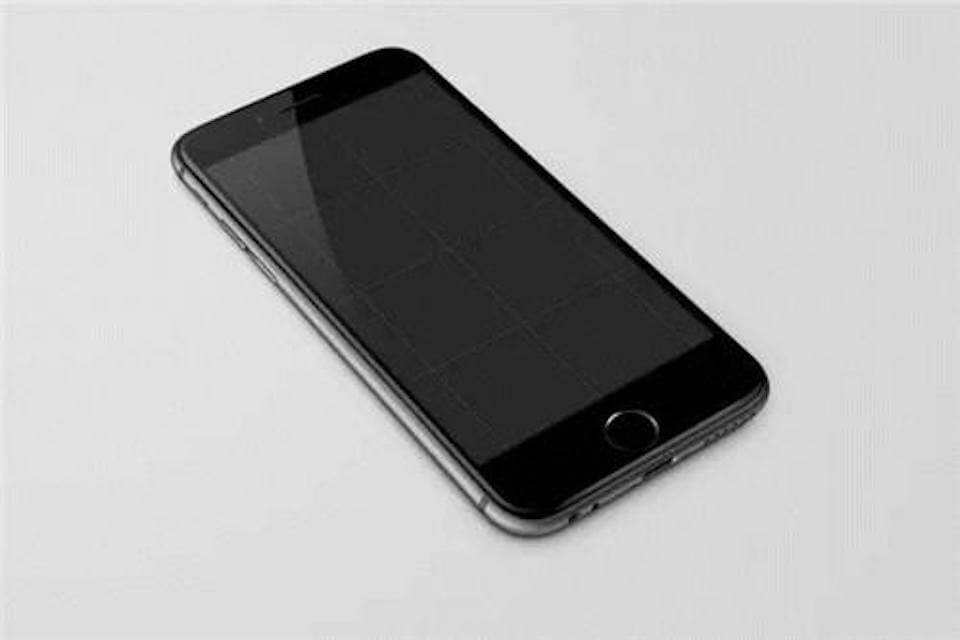 iPhone黑屏無法開機！死機了怎麼維修？有辦法備份嗎？