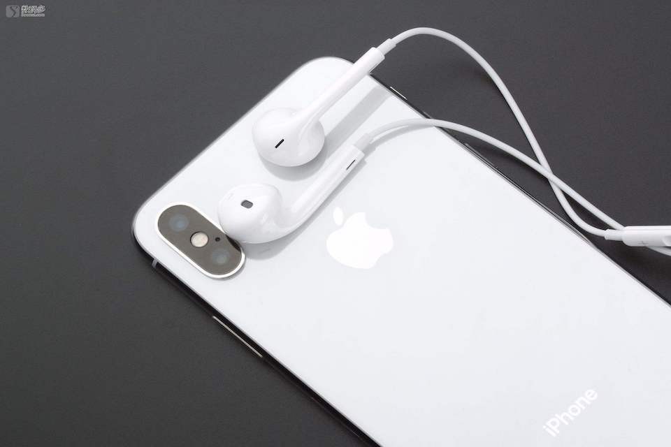 iPhone耳機一邊沒聲音好奇怪！黑盒子告訴你如何iPhone耳機模式維修！