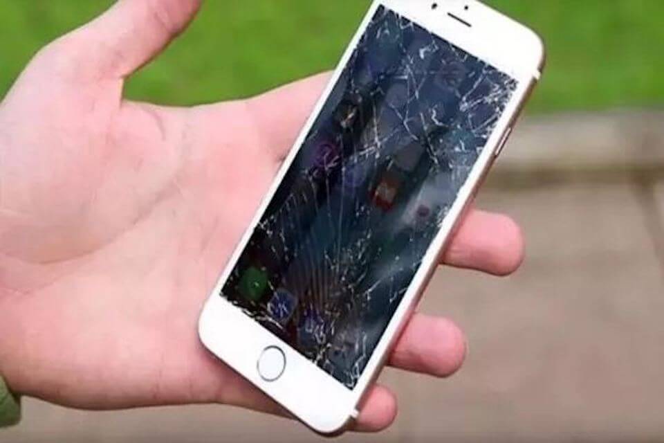 iPhone螢幕破裂，維修該備份嗎？
